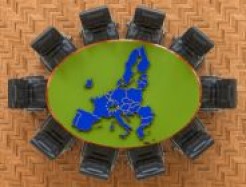 Runder Tisch mit EU-Karte