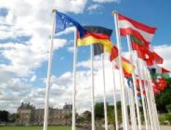 Flaggen der EU und Mitgliedsstaaten